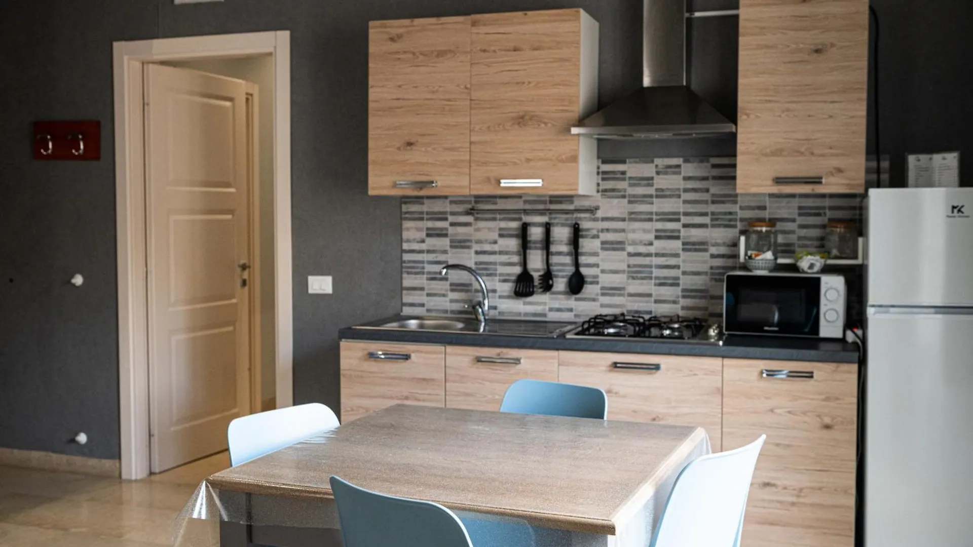 Hotel Zibibbo Suites & Rooms - Aparthotel In Centro Storico A Trapani